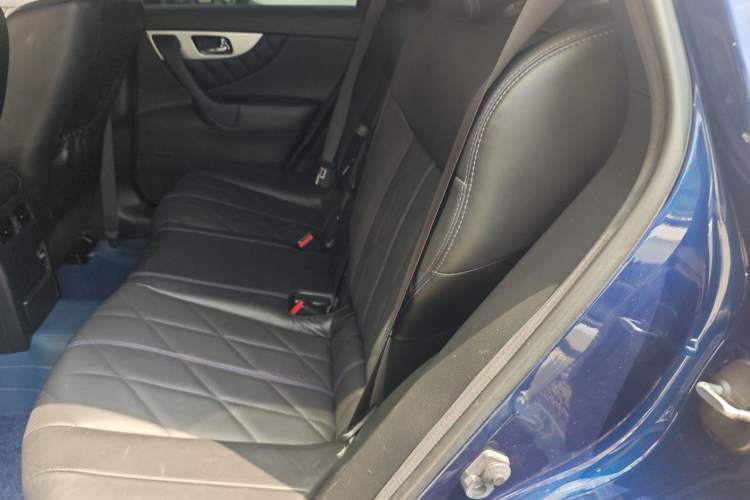 Used Infiniti QX70 2015 3.7L Shadow Edition Left Rear Seat