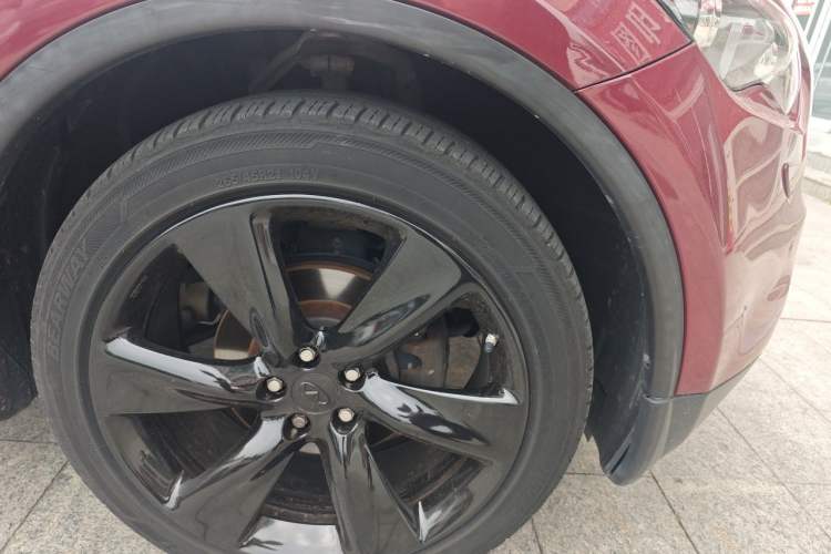 Used Infiniti QX70 2015 3.7L Shadow Edition Right Front Wheel Hub