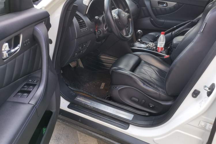 Used Infiniti QX70 2015 3.7L Shadow Edition Driver Seat