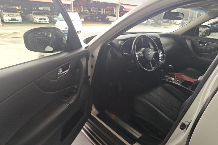 Used Infiniti QX70 2015 3.7L Shadow Edition Driver Seat