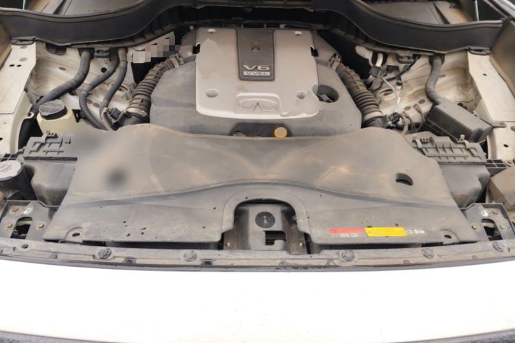 Used Infiniti QX70 2015 3.7L Shadow Edition Engine Bay