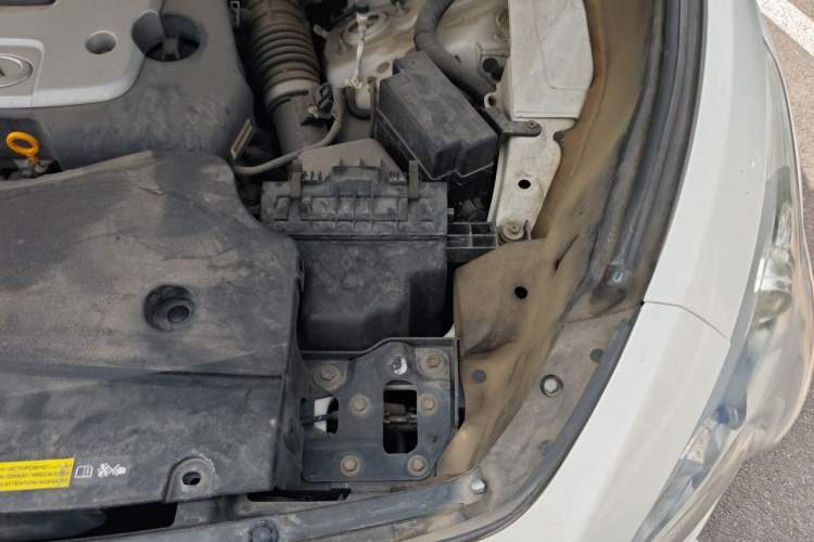 Used Infiniti QX70 2015 3.7L Shadow Edition Engine Bay Left