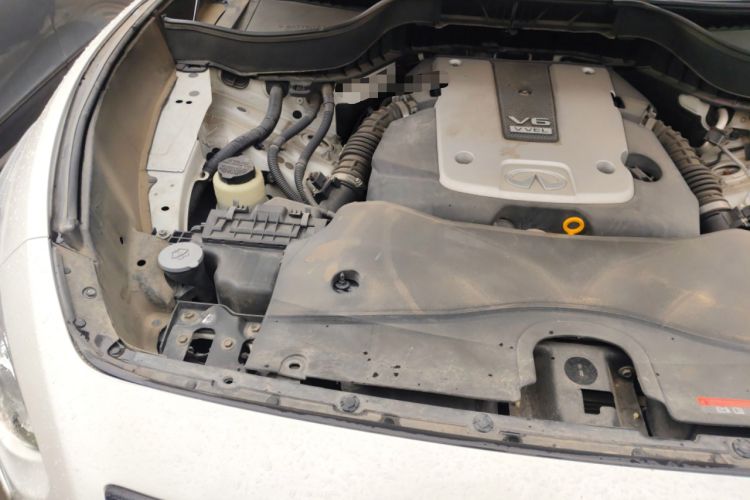 Used Infiniti QX70 2015 3.7L Shadow Edition Engine Bay Right