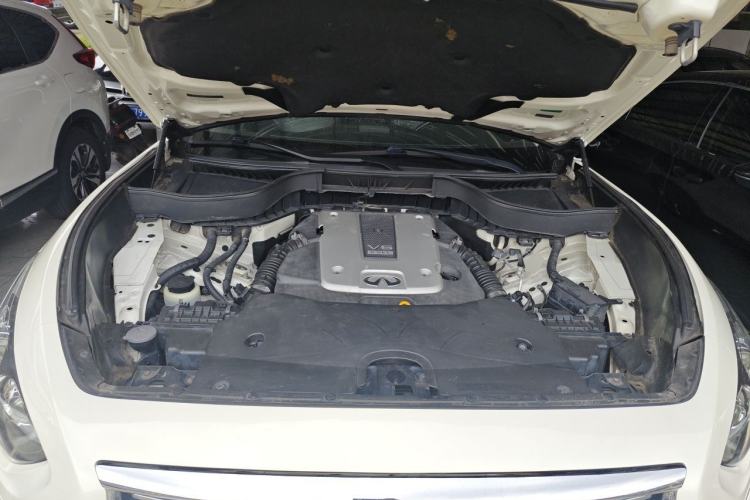 Used Infiniti QX70 2015 3.7L Shadow Edition Engine Bay