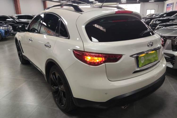 Used Infiniti QX70 2015 3.7L Shadow Edition Exterior 2