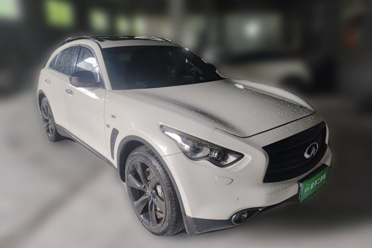 Used Infiniti QX70 2015 3.7L Shadow Edition Front Right 45 Deg