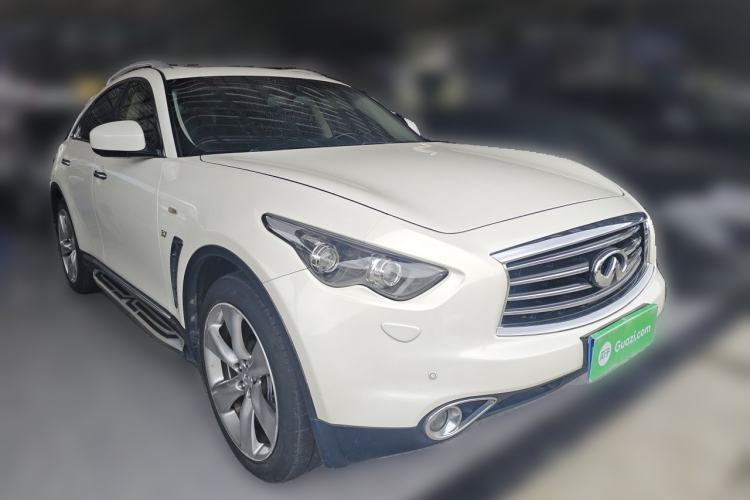 Used Infiniti QX70 2015 3.7L Shadow Edition Front Right 45 Deg