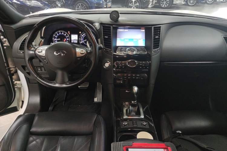 Used Infiniti QX70 2015 3.7L Shadow Edition Gear Lever