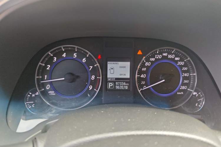 Used Infiniti QX70 2015 3.7L Shadow Edition Instrument Cluster