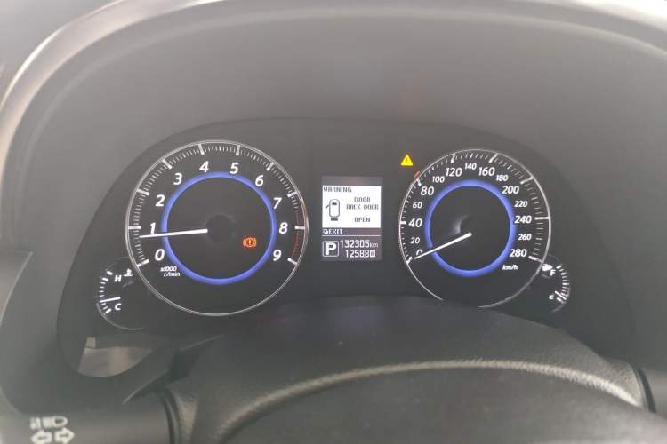 Used Infiniti QX70 2015 3.7L Shadow Edition Instrument Cluster