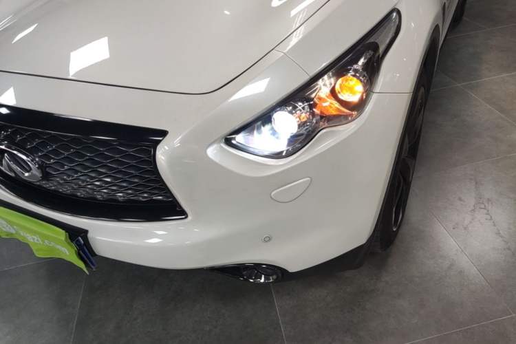 Used Infiniti QX70 2015 3.7L Shadow Edition Left Front Headlight