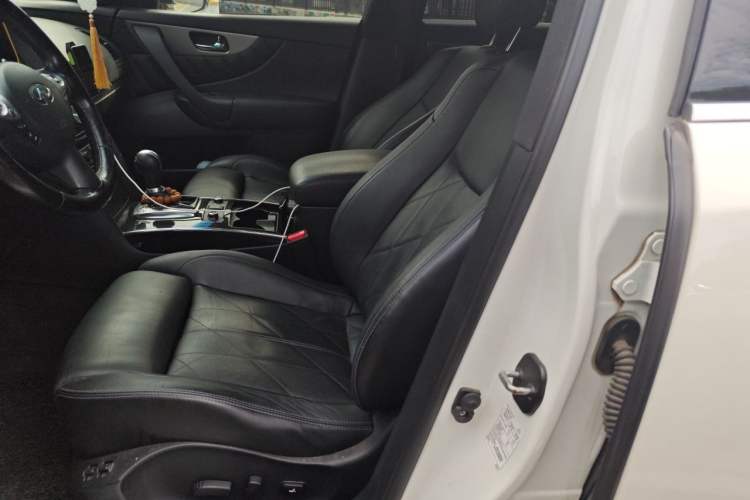 Used Infiniti QX70 2015 3.7L Shadow Edition Left Front Seat