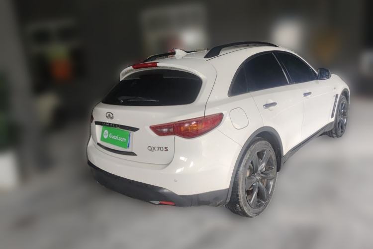 Used Infiniti QX70 2015 3.7L Shadow Edition Rear Right 45 Deg