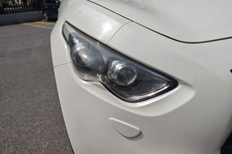 Used Infiniti QX70 2015 3.7L Shadow Edition Right Front Headlight