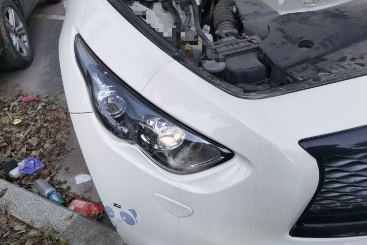 Used Infiniti QX70 2015 3.7L Shadow Edition Right Front Headlight