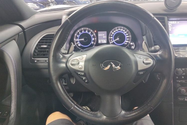 Used Infiniti QX70 2015 3.7L Shadow Edition Steering Wheel