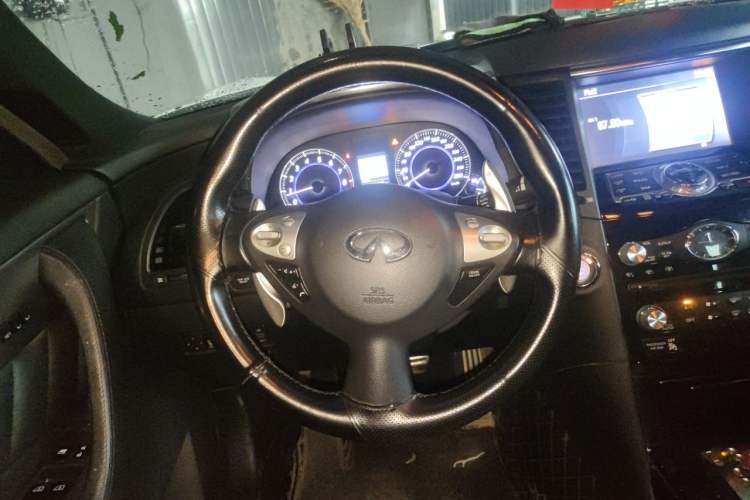 Used Infiniti QX70 2015 3.7L Shadow Edition Steering Wheel