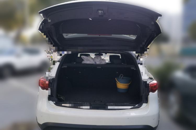 Used Infiniti QX70 2015 3.7L Shadow Edition Trunk