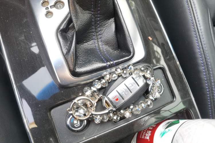 Used Infiniti QX70 2015 3.7L Shadow Edition Vehicle Key