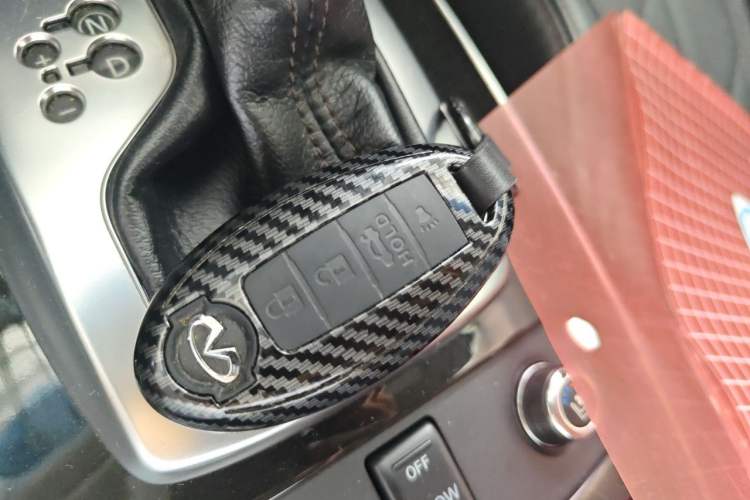 Used Infiniti QX70 2015 3.7L Shadow Edition Vehicle Key