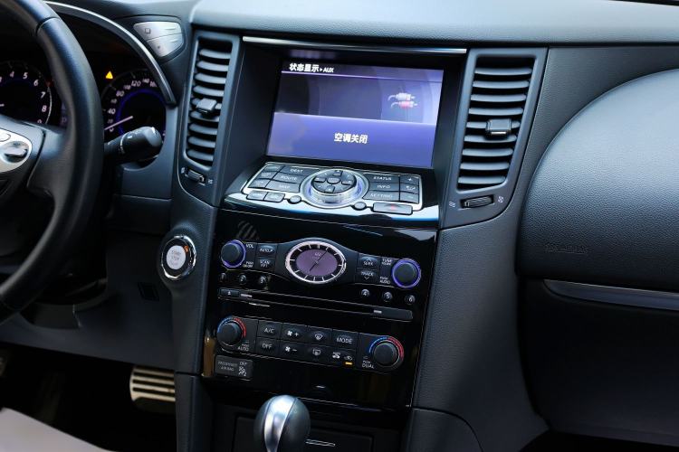 Used Infiniti QX70 2015 3.7L Shadow Edition Audio And AC Panel