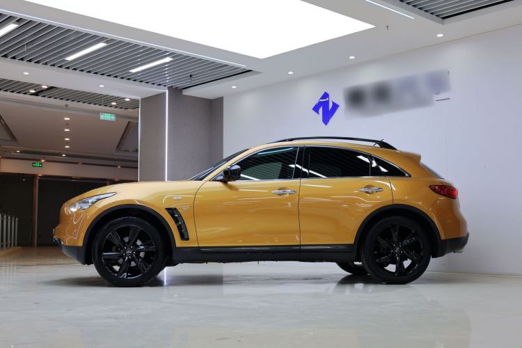Used Infiniti QX70 2015 3.7L Shadow Edition Exterior 3