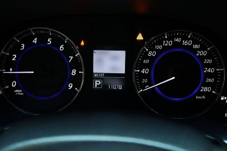 Used Infiniti QX70 2015 3.7L Shadow Edition Instrument Cluster