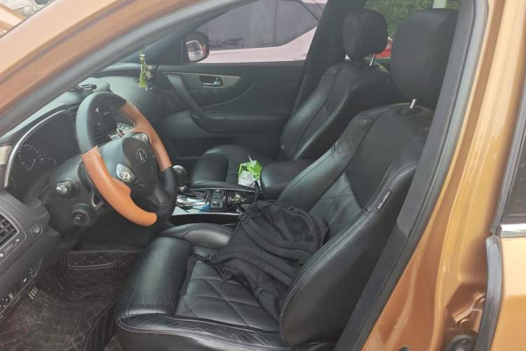 Used Infiniti QX70 2015 3.7L Shadow Edition Left Front Seat