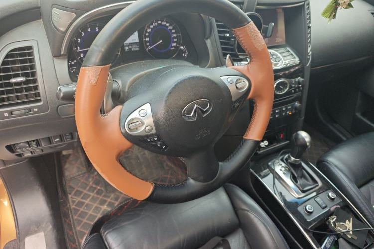 Used Infiniti QX70 2015 3.7L Shadow Edition Steering Wheel