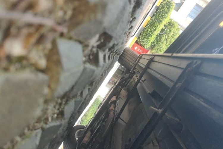 Used Infiniti QX70  Chassis Rear Left