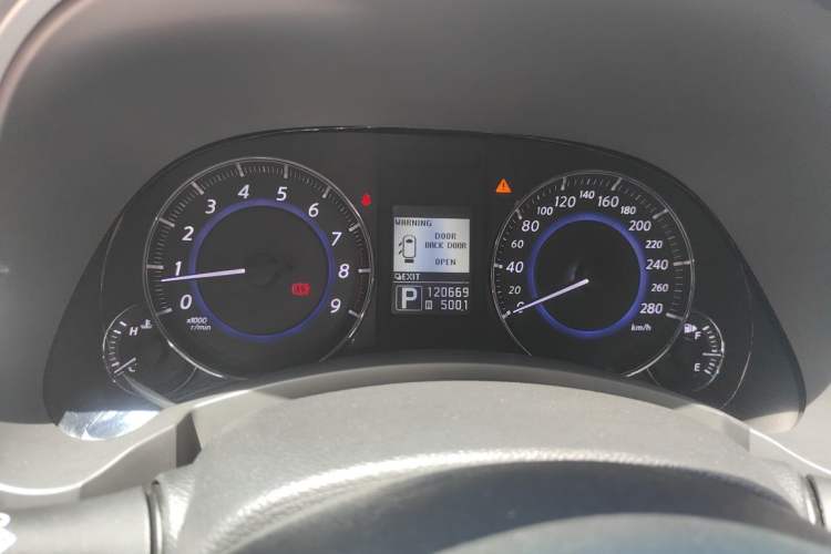 Used Infiniti QX70  Instrument Cluster