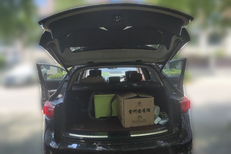 Used Infiniti QX70  Trunk