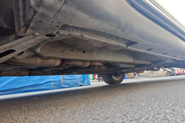 Used Infiniti QX70  Chassis Front Left