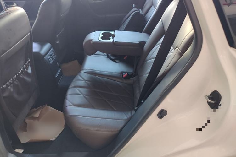 Used Infiniti QX70  Left Rear Seat