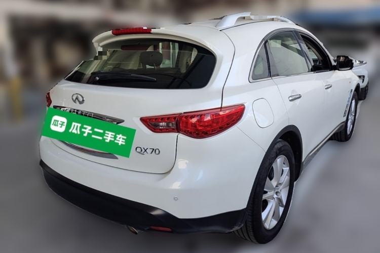 Used Infiniti QX70  Rear Right 45 Deg