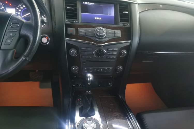 Used Infiniti QX80 2013 5.6L 4WD Audio And AC Panel