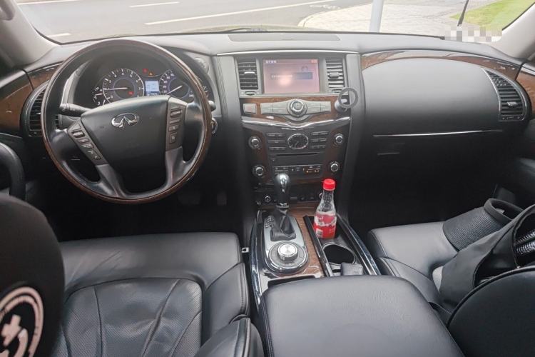 Used Infiniti QX80 2013 5.6L 4WD Center Console