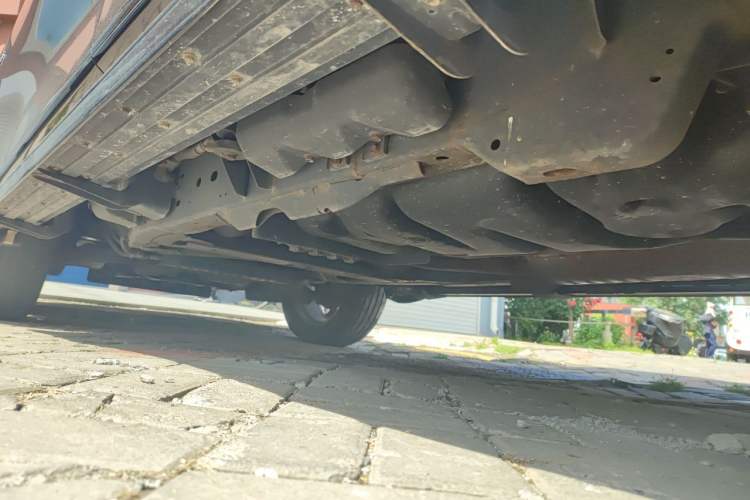 Used Infiniti QX80 2013 5.6L 4WD Chassis Rear Left
