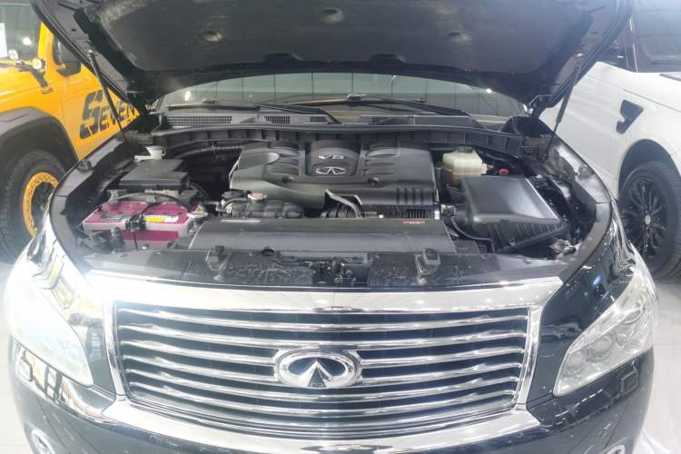 Used Infiniti QX80 2013 5.6L 4WD Engine Bay