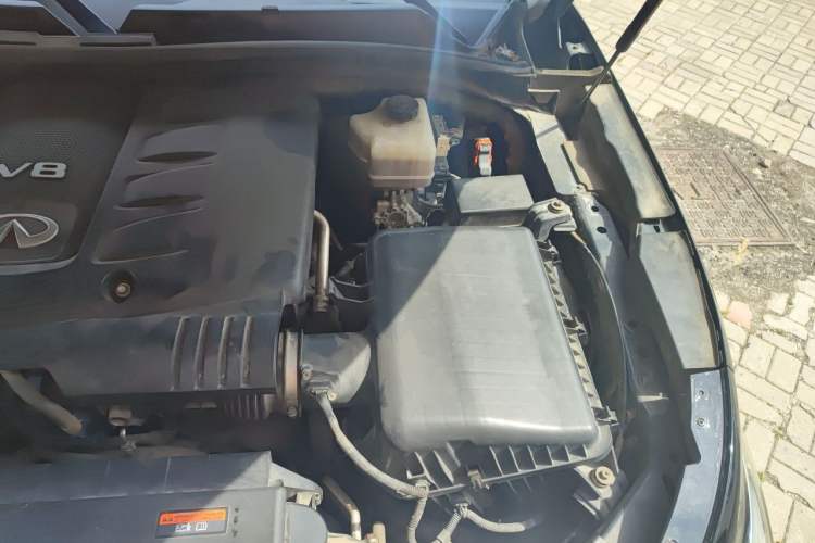 Used Infiniti QX80 2013 5.6L 4WD Engine Bay Left