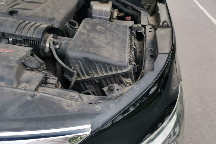 Used Infiniti QX80 2013 5.6L 4WD Engine Bay Left