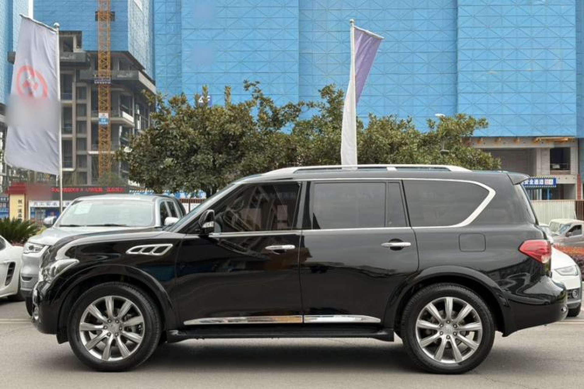 Used Infiniti QX80 2013 5.6L 4WD Exterior 2
