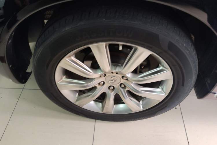 Used Infiniti QX80 2013 5.6L 4WD Exterior 8