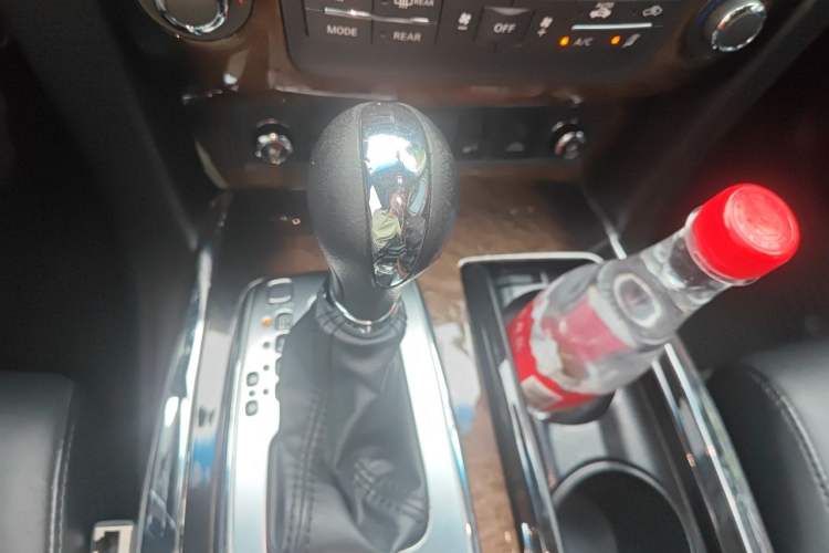 Used Infiniti QX80 2013 5.6L 4WD Gear Lever