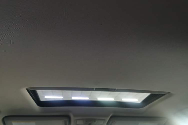Used Infiniti QX80 2013 5.6L 4WD Headliner