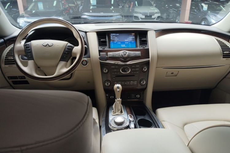 Used Infiniti QX80 2013 5.6L 4WD Interior 2