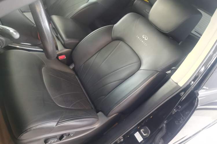 Used Infiniti QX80 2013 5.6L 4WD Left Front Seat
