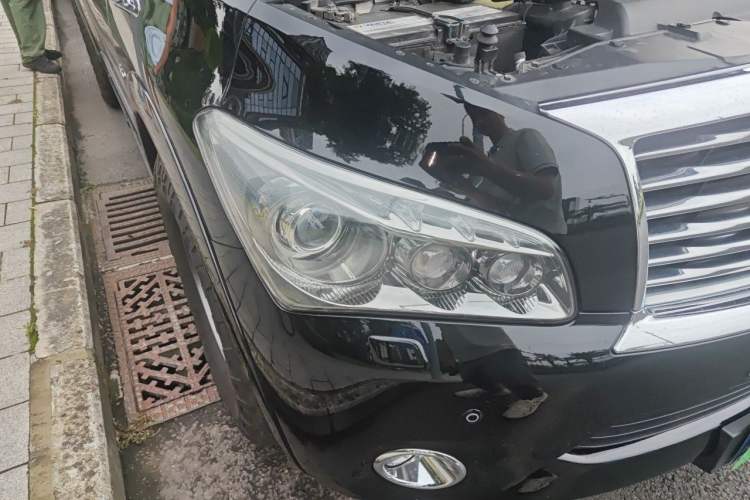 Used Infiniti QX80 2013 5.6L 4WD Right Front Headlight