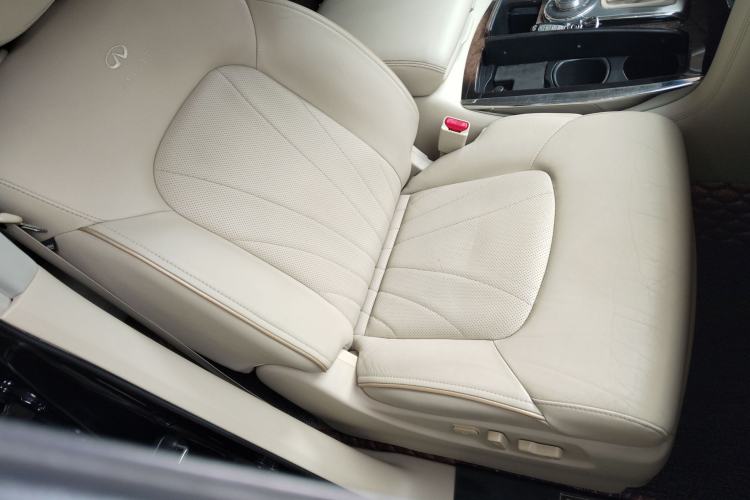 Used Infiniti QX80 2013 5.6L 4WD Right Front Seat