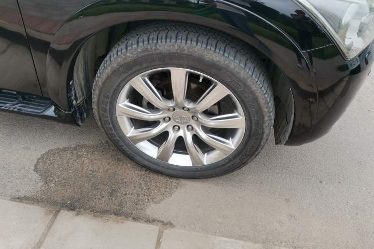 Used Infiniti QX80 2013 5.6L 4WD Right Front Wheel Hub
